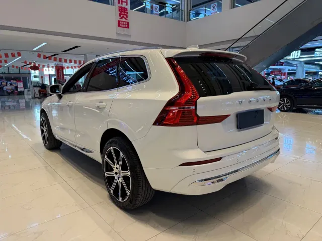 Volvo XC60 — Фото автомобиля 5