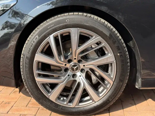 Mercedes-Benz E-Class — Фото автомобиля 13