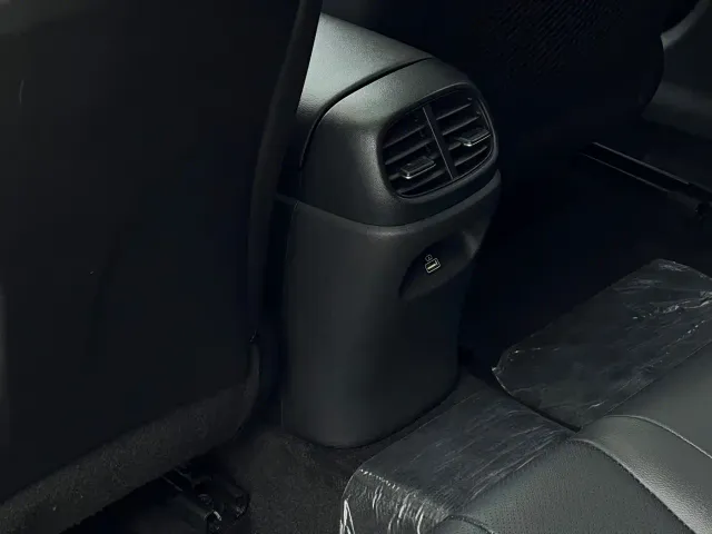 Hyundai Elantra 2021 1.5L CVT LUX Premium Edition — Фото автомобиля 13