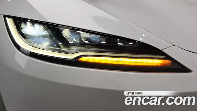 Tesla Model 3 — Фото автомобиля 6