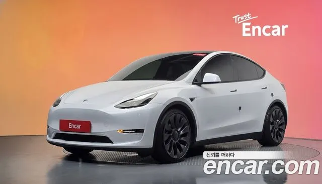 Фотография автомобиля — Tesla Model Y