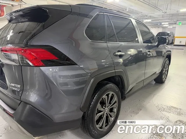 Toyota RAV4 — Фото автомобиля 8