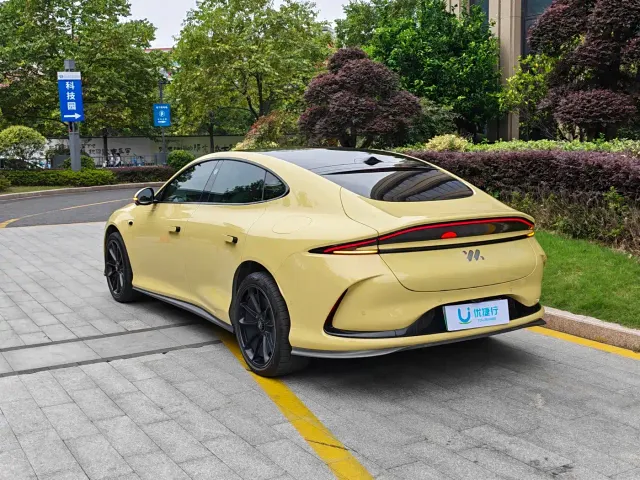 IM Motors L6 — Фото автомобиля 9