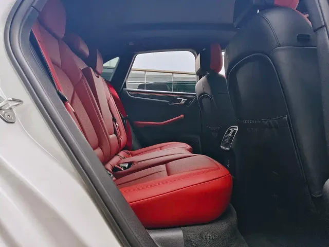 Porsche Macan — Фото автомобиля 5