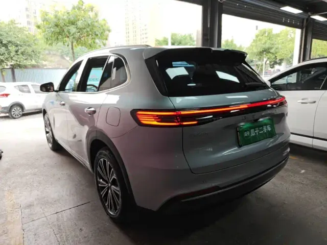 Geely Galaxy Starship 7 EM-i — Фото автомобиля 22