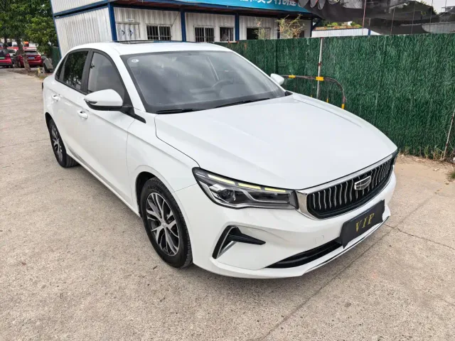 Geely Emgrand — Фото автомобиля 3