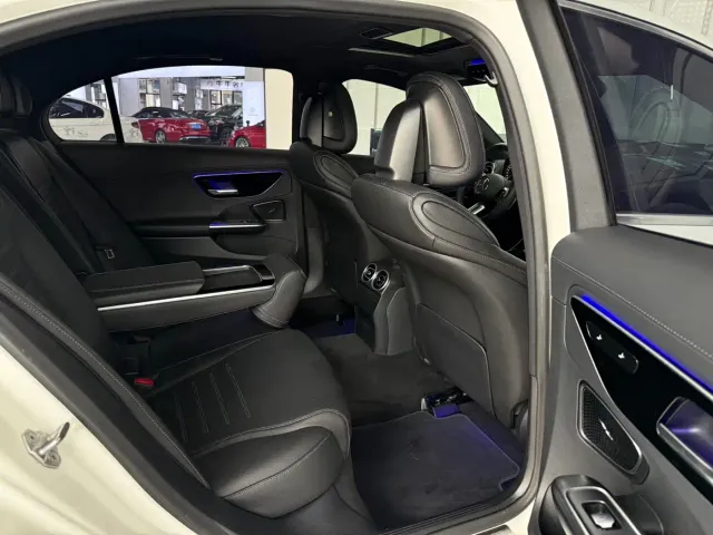 Mercedes-Benz C-Class — Фото автомобиля 12