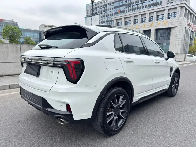 Lynk & Co 01 — Фото автомобиля 28