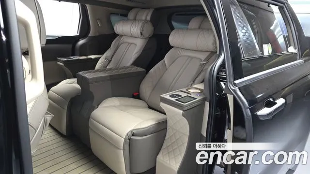 Kia Carnival Generation 4 — Фото автомобиля 17