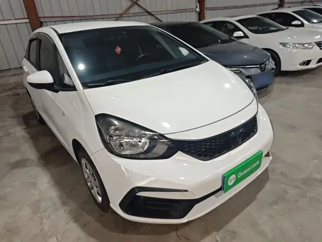 Honda Fit — Фото автомобиля 3