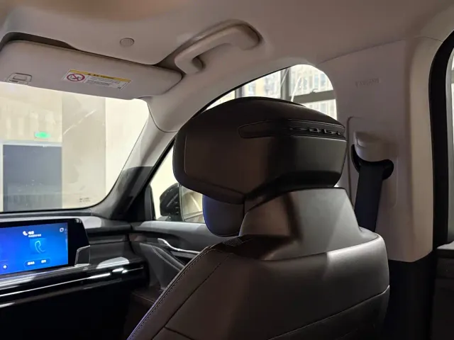 Ford Edge — Фото автомобиля 10