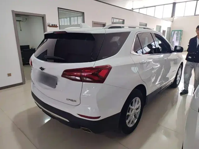 Chevrolet Equinox — Фото автомобиля 6