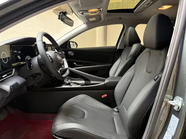 Hyundai Elantra — Фото автомобиля 9