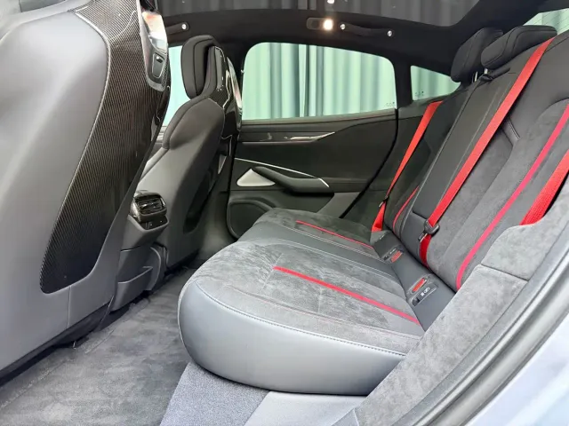 Xiaomi SU7 Ultra — Фото автомобиля 11