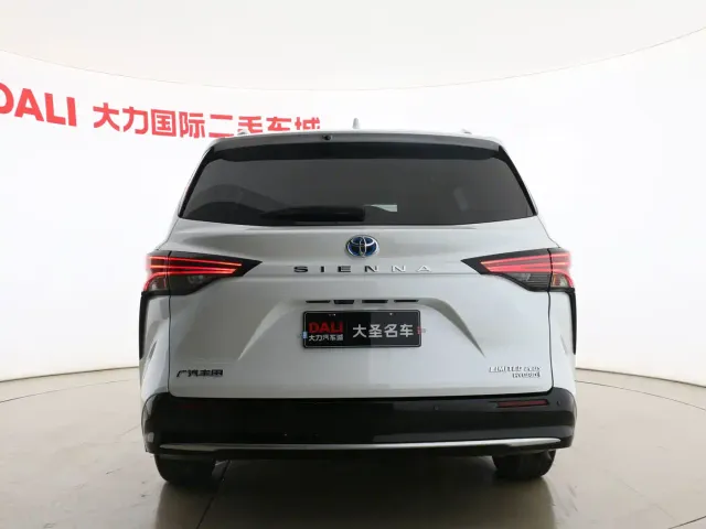 Toyota Sienna — Фото автомобиля 15
