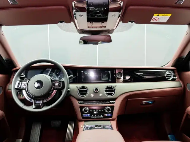 Rolls-Royce Ghost — Фото автомобиля 19