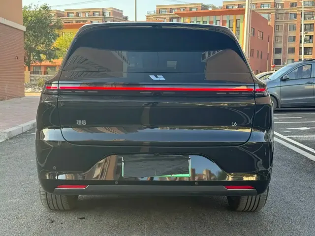 Li Auto L6 — Фото автомобиля 8
