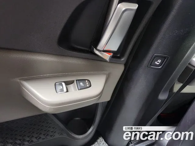 Kia Carnival Generation 4 — Фото автомобиля 17