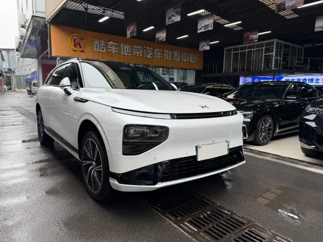 Xpeng G9 — Фото автомобиля 3