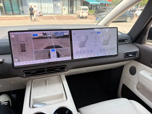 Li Auto MEGA — Фото автомобиля 6