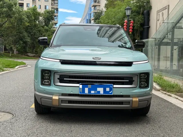 Geely ICON — Фото автомобиля 2