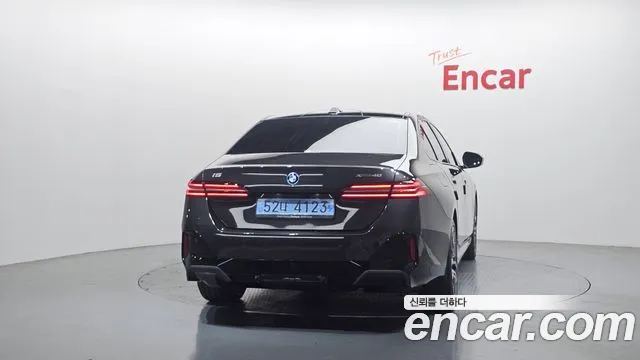 BMW i5 — Фото автомобиля 4