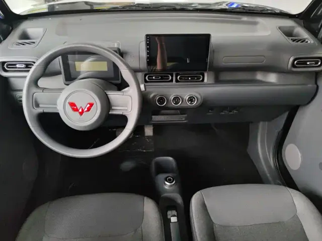 Wuling Zhiguang NEV — Фото автомобиля 12