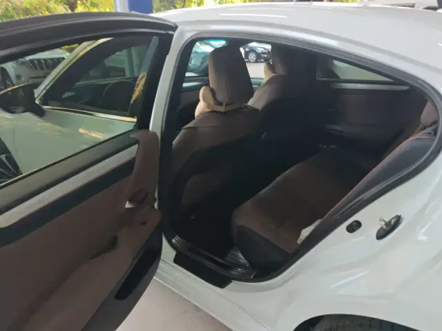 Lexus ES — Фото автомобиля 5