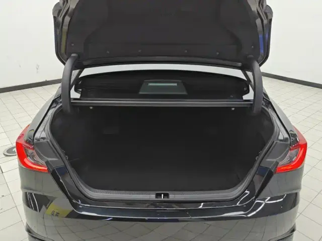 Toyota Camry — Фото автомобиля 4