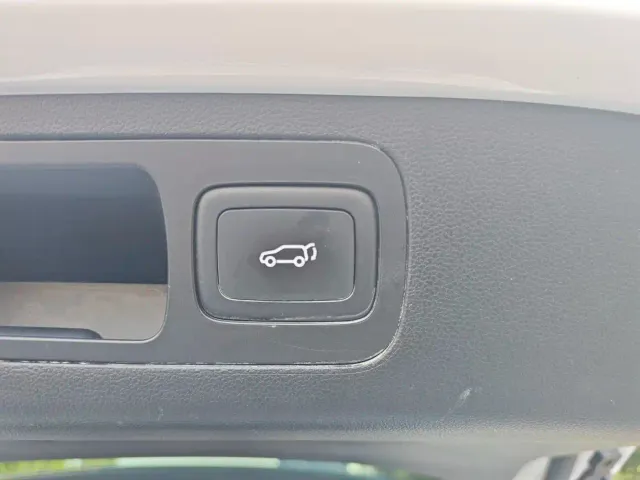Roewe iMAX8 — Фото автомобиля 24