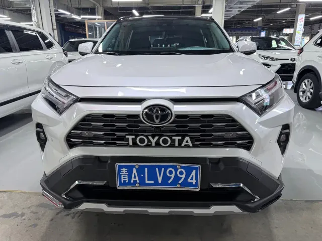 Toyota RAV4 — Фото автомобиля 2