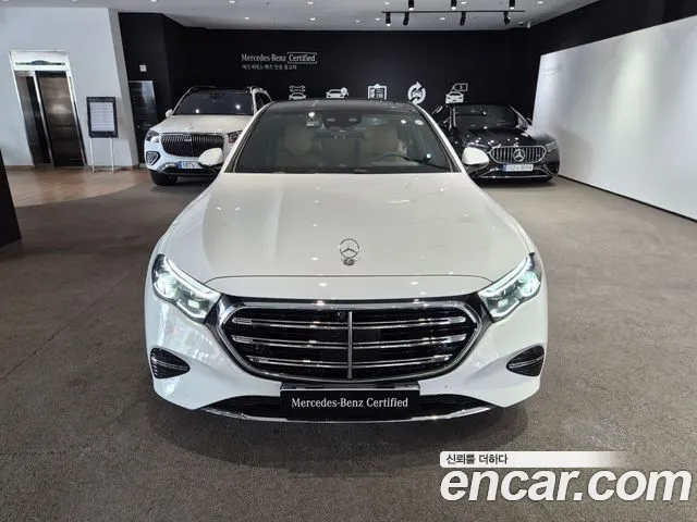 Mercedes-Benz E-Class — Фото автомобиля 3