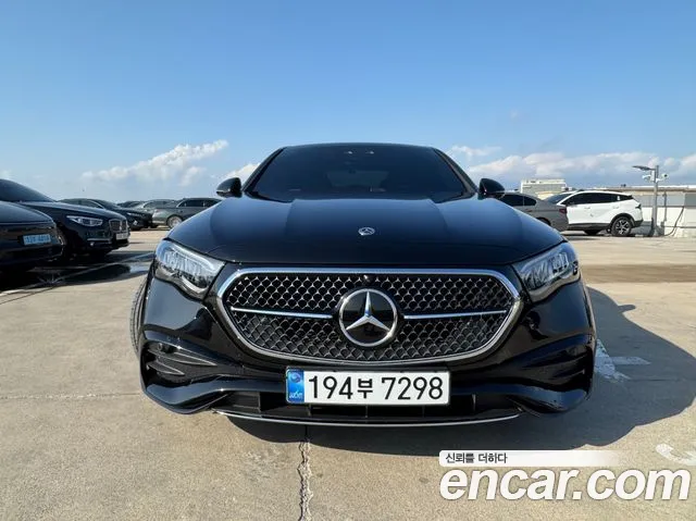 Mercedes-Benz E-Class — Фото автомобиля 3