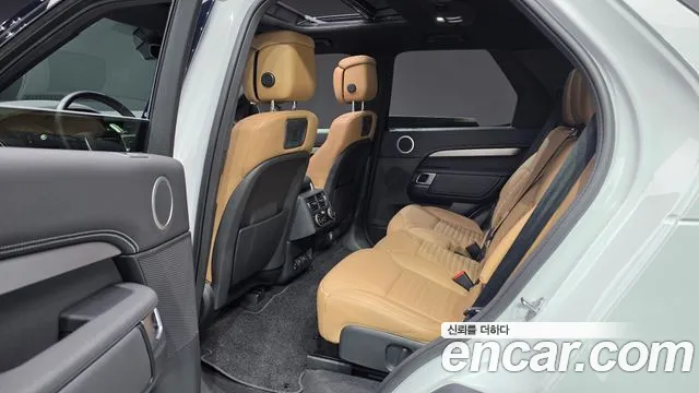 Land Rover Discovery — Фото автомобиля 12