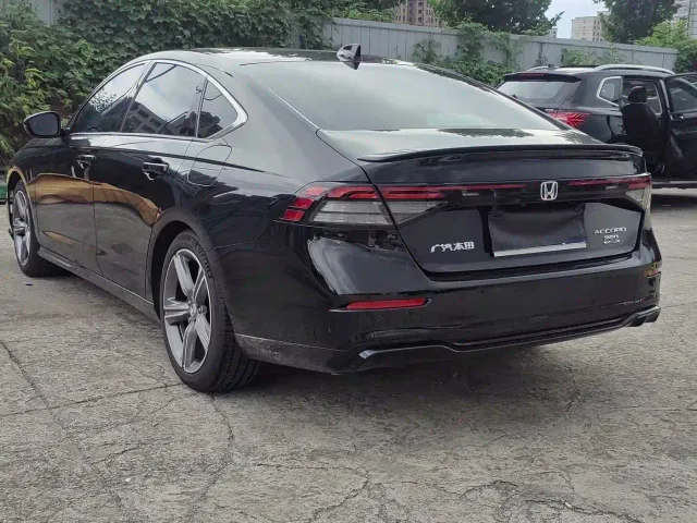 Honda Accord — Фото автомобиля 9