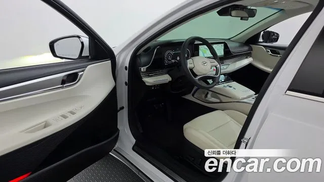 Hyundai Grandeur New — Фото автомобиля 10