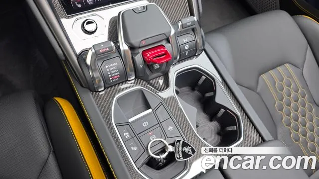 Lamborghini Urus — Фото автомобиля 9