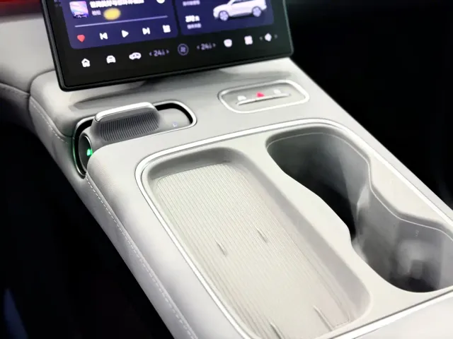 Nio EC6 — Фото автомобиля 14