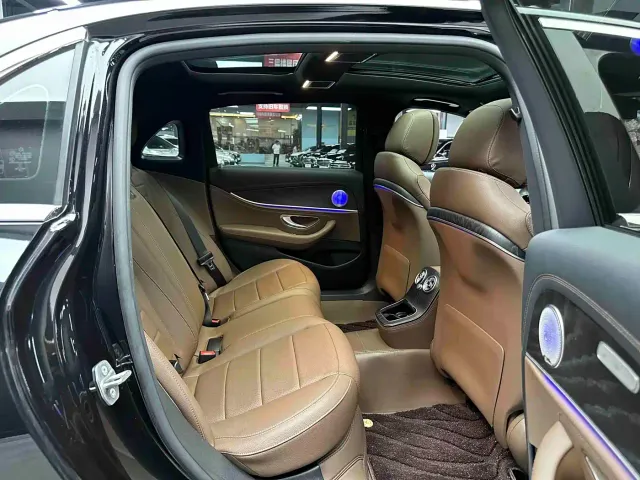 Mercedes-Benz E-Class — Фото автомобиля 7