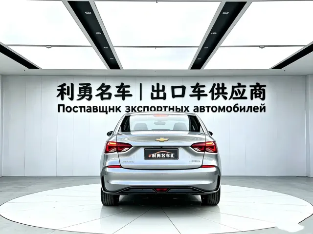 Chevrolet Monza — Фото автомобиля 5