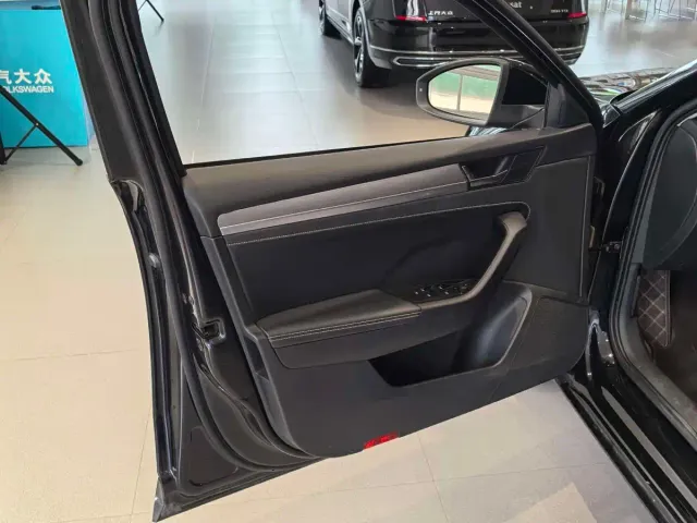 Skoda Superb — Фото автомобиля 8