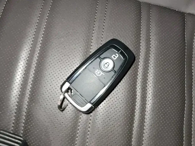 Ford Edge — Фото автомобиля 8