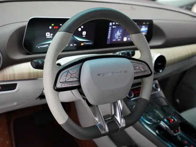Forthing Yacht — Фото автомобиля 8