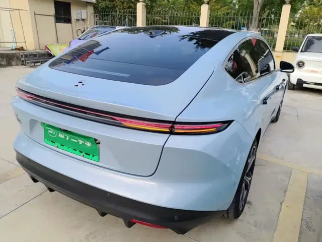 Nio ET5 — Фото автомобиля 6