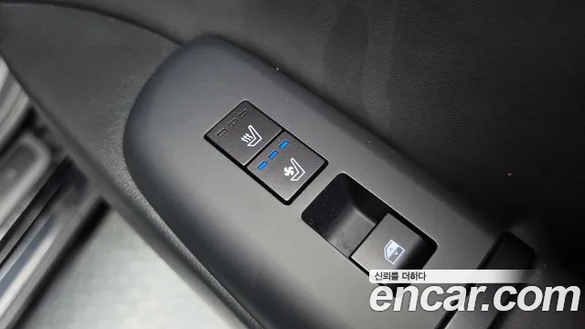 Hyundai Grandeur Grandeur (GN7) 3.5 Бензин 4WD — Фото автомобиля 30