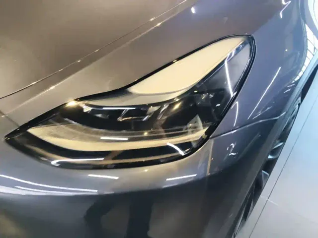 Tesla Model Y — Фото автомобиля 23