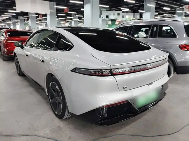 Dongfeng eπ 007 — Фото автомобиля 4
