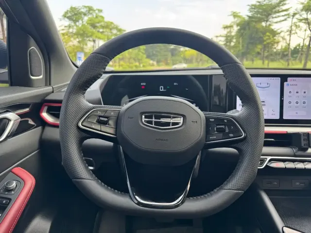Geely Binyue — Фото автомобиля 15