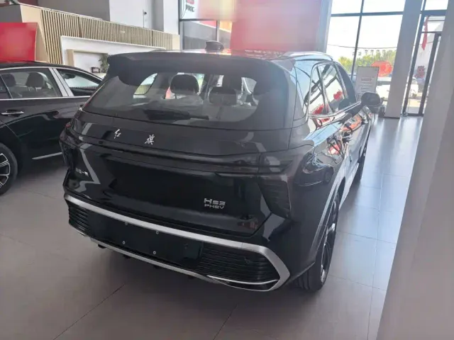 Hongqi HS3 PHEV — Фото автомобиля 4