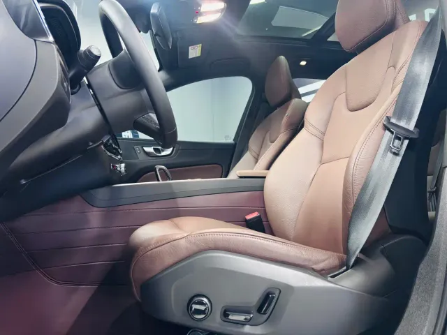 Volvo XC60 — Фото автомобиля 8